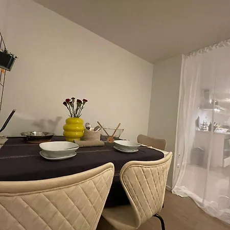 One Lux Basement Near *